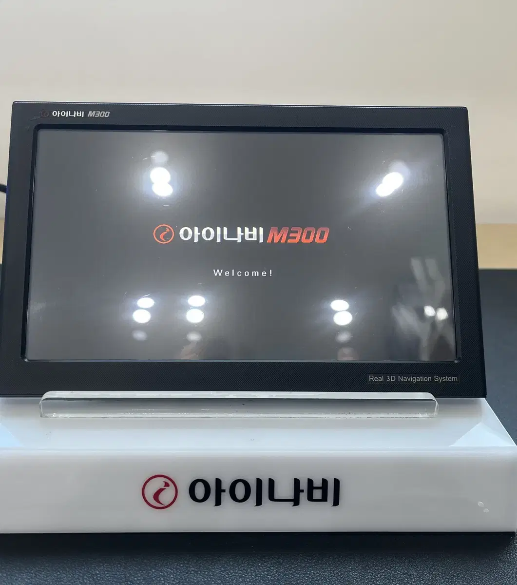 아이나비 M300 네비게이션팝니다. 50